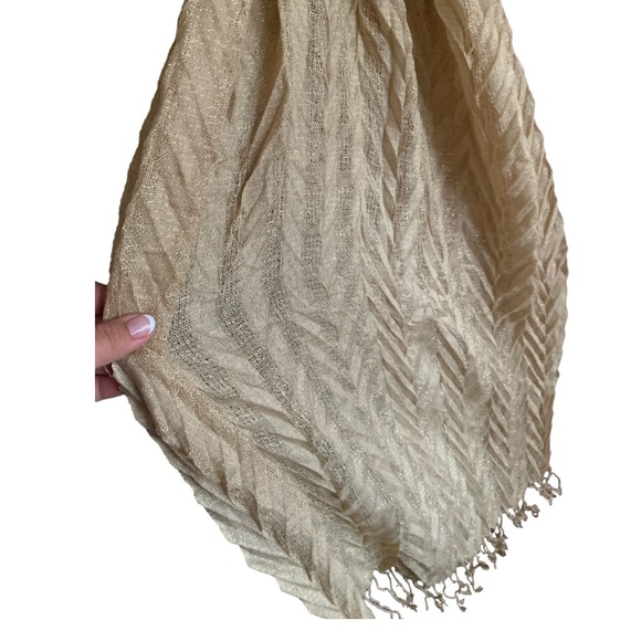 5/$20 2 set of scarves gold and silver colors - Picture 3 of 6